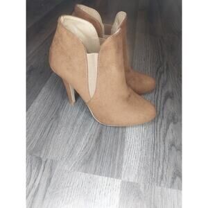 Bella Marie Suede Camel Colored Booties Size 6